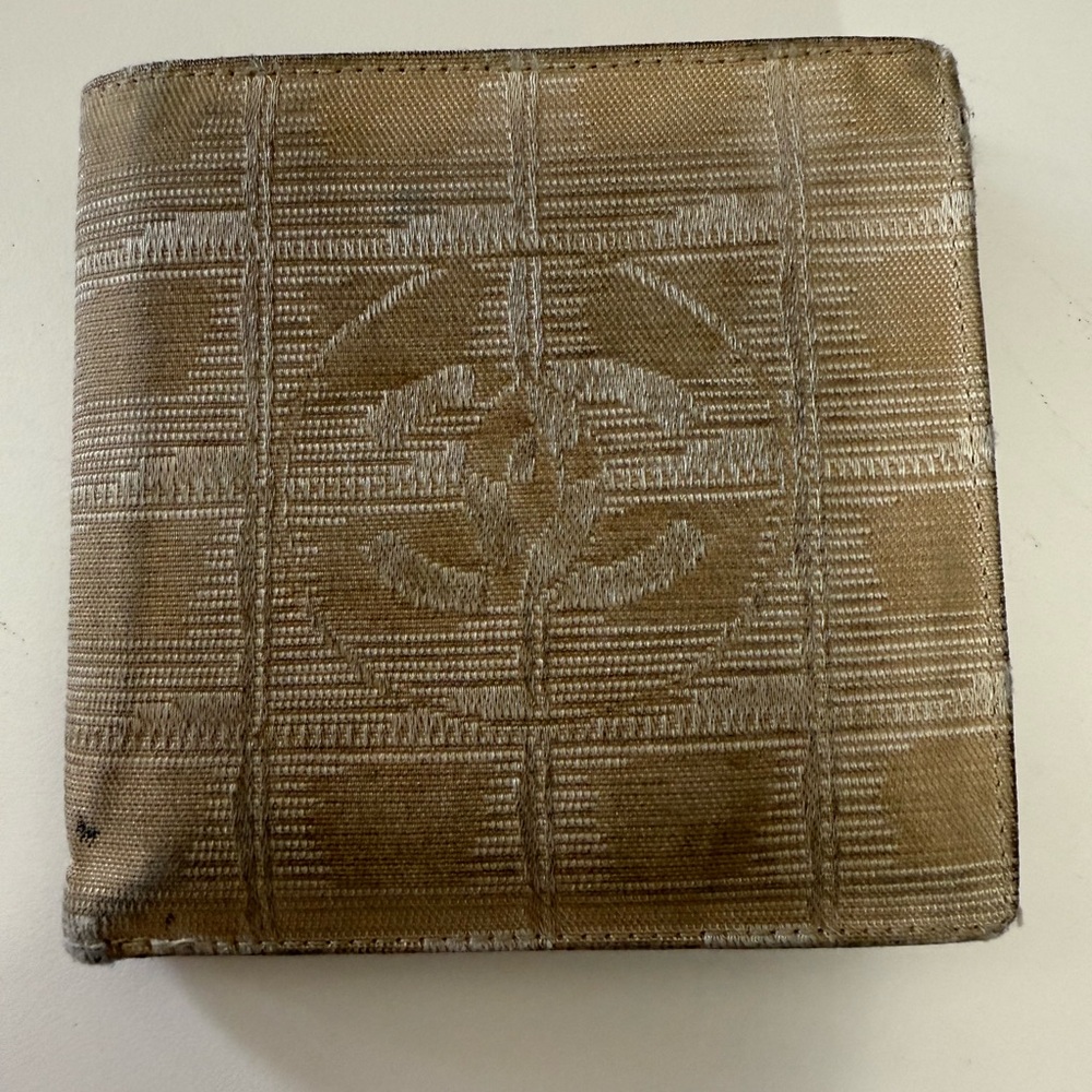 CHANEL bifold wallet